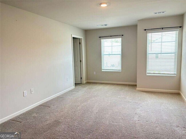 Building Photo - 3240 Greyton Dr