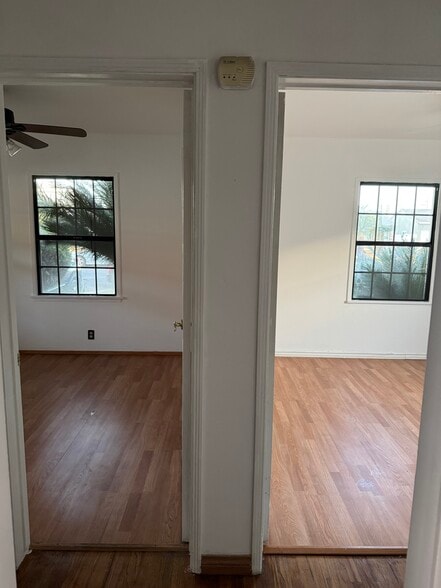 Building Photo - 5427 Bridgeview Ave