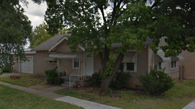 2 Bed, 1 Bath. Very nice home - 725 S Monroe St