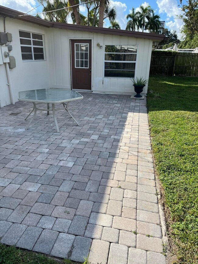 Building Photo - 9167 Birmingham Dr