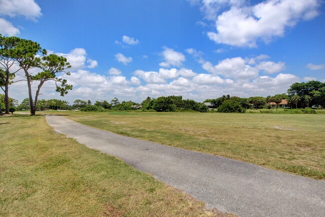 Building Photo - 2305 Lowson Blvd