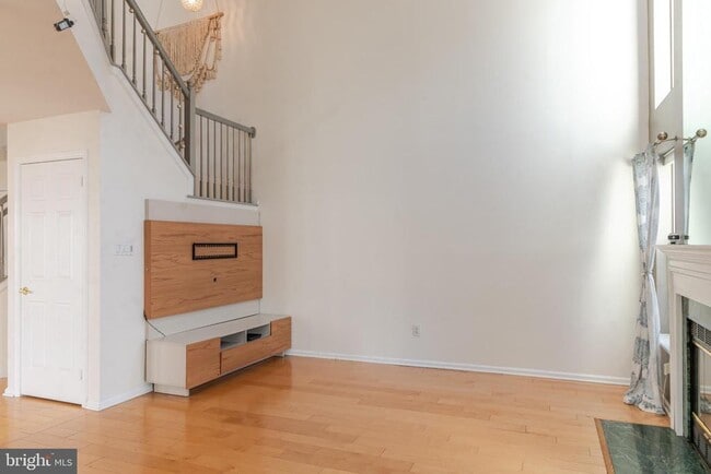 Building Photo - 21 Stokes Rd