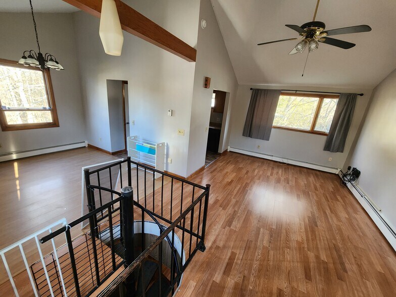 Building Photo - 917 Victory Hwy