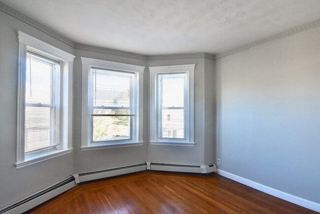 Building Photo - 105 Homestead St