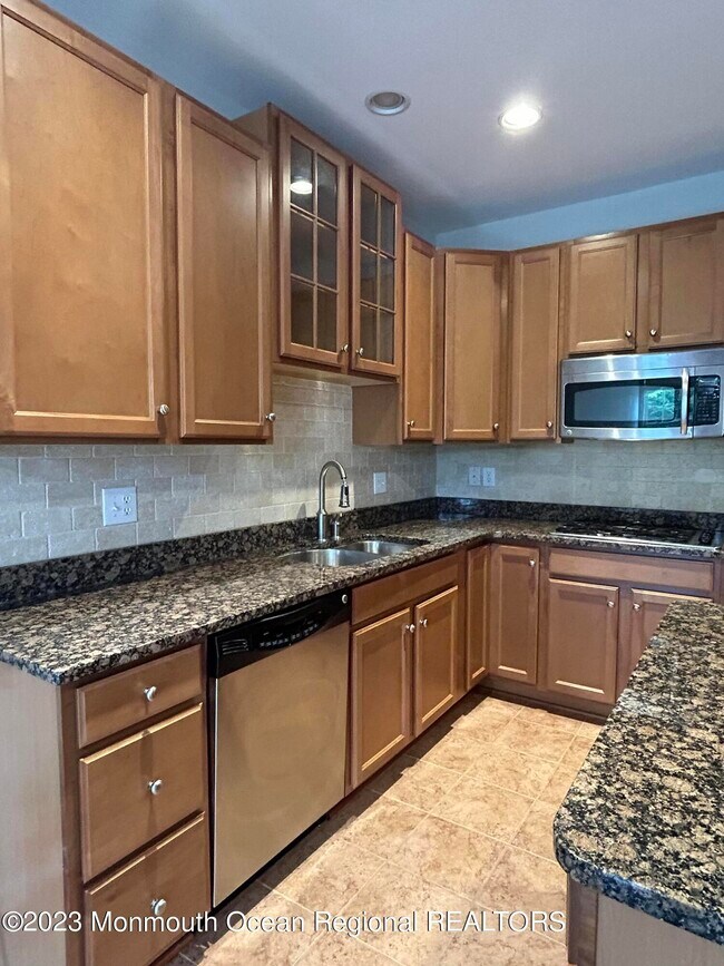 Building Photo - 31 Oak Leaf Ln