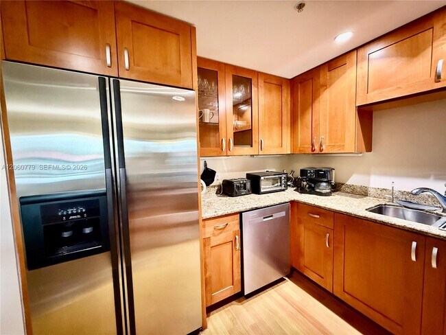 Building Photo - 20 Calabria Ave