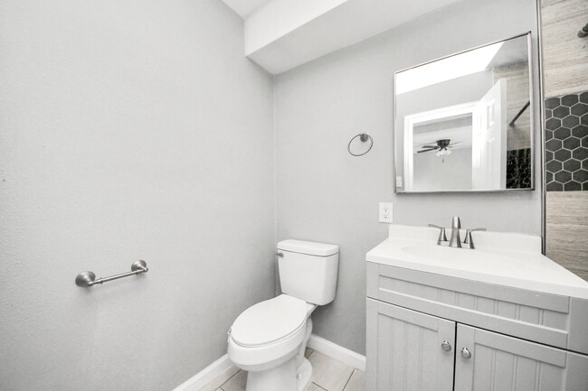 Building Photo - 7919 Brays St