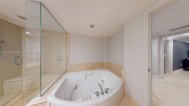 Building Photo - 3101 S Ocean Dr