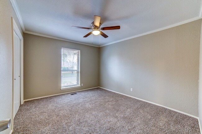 Building Photo - 3 Bed | 2 Bath | Tulsa | 1,511 SQFT