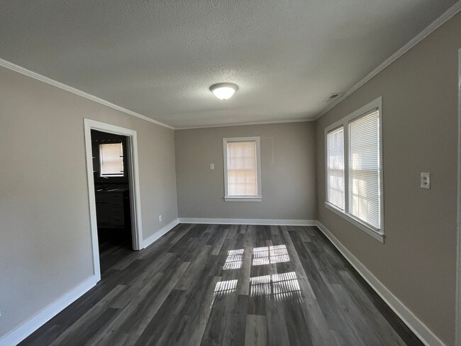 Building Photo - Charming 2 Bedroom / 1 Bath Home in Joelto...