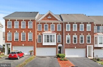 Building Photo - 42754 Montevista Square