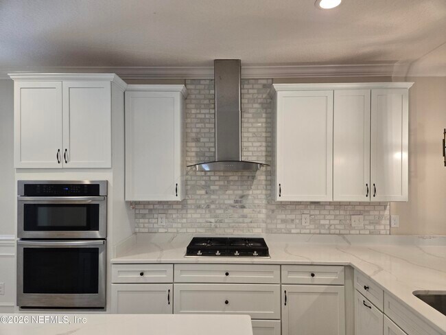 Building Photo - 835 Silver Pine Dr