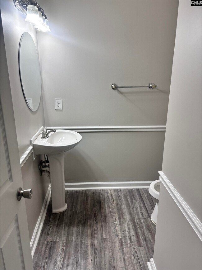 Building Photo - 312 Killian Green Dr