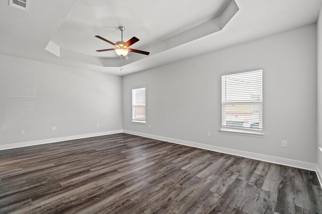 Building Photo - 215 Speckled Trout Ln N