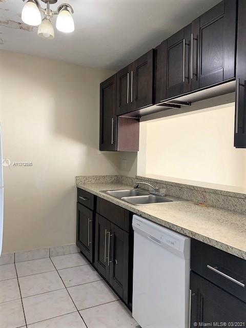 Building Photo - 5130 Elmhurst Rd