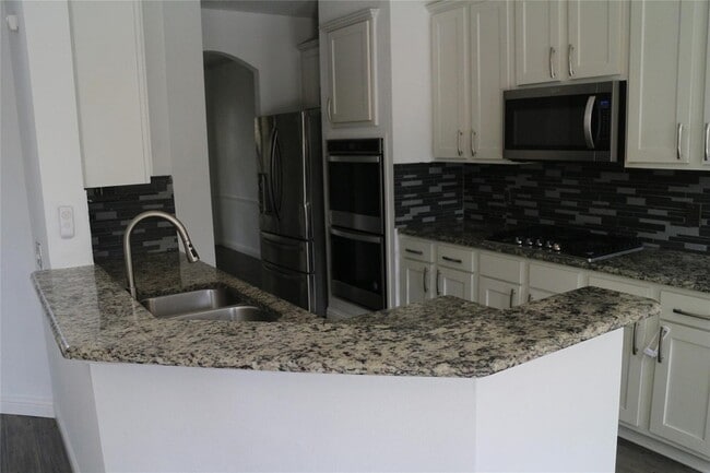 Building Photo - 2316 Tralee Cir