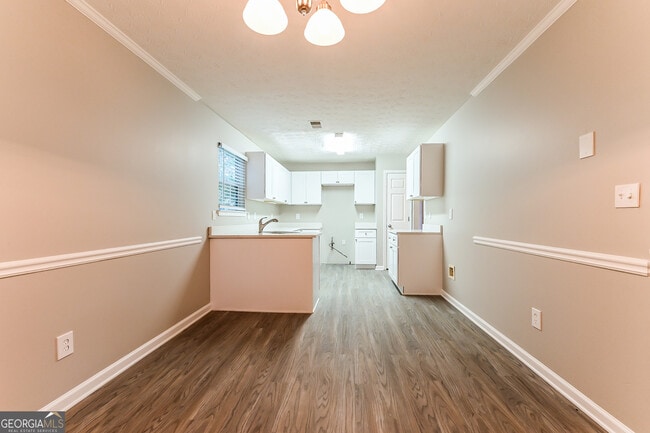 Building Photo - 2520 Lake Royale Dr