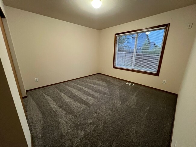 Building Photo - **$500 Move In Special** Beautiful 4 Bed 3...