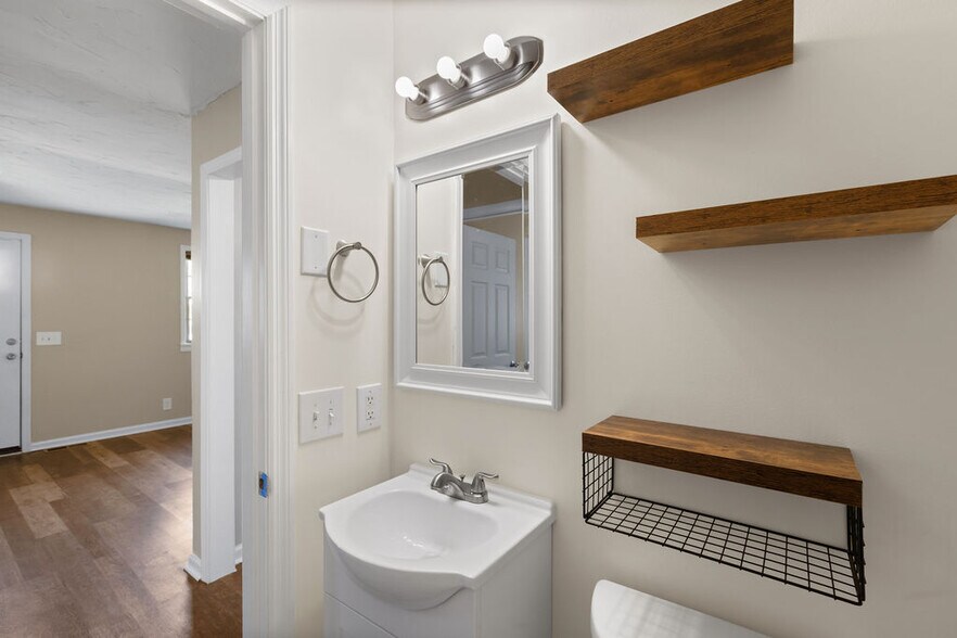 bathroom - 335 Grace St