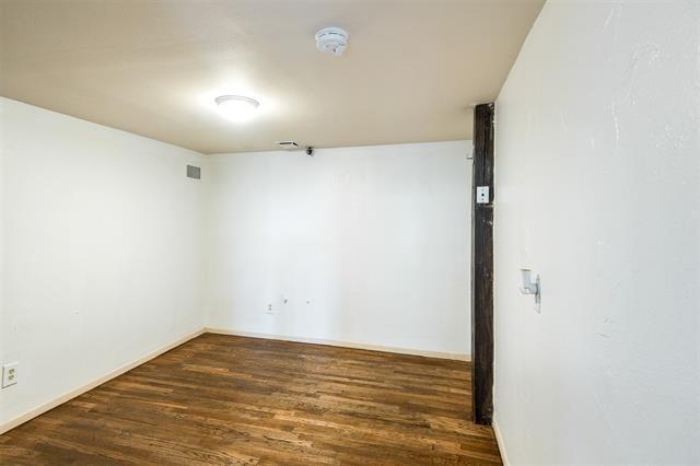 Building Photo - 2220 S Harwood St
