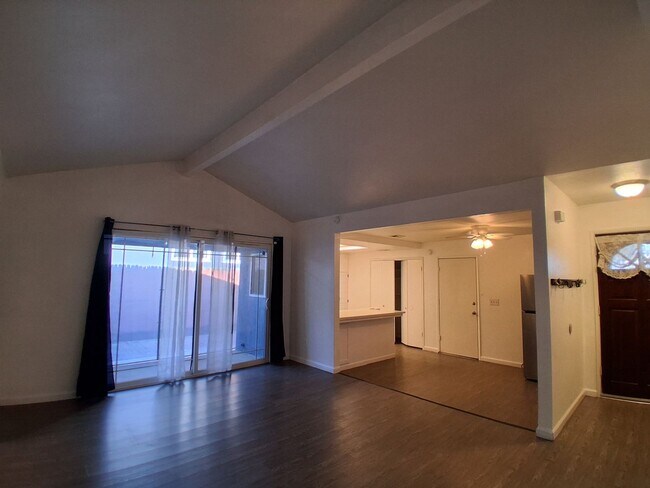 Building Photo - Thistlewood3505/3507