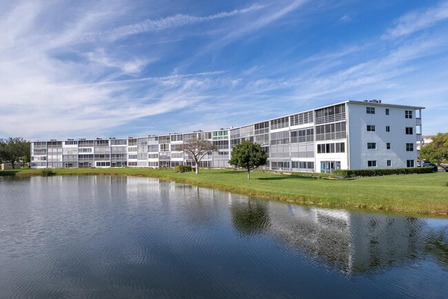 Building Photo - 3038 Cornwall B