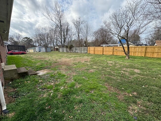 Building Photo - 3 Bedroom Home in Murray