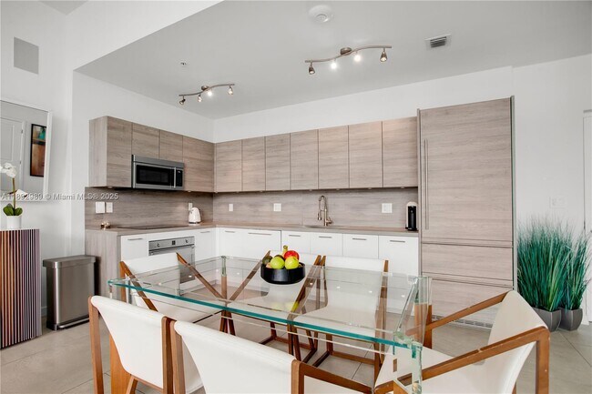 Building Photo - 400 Sunny Isles Blvd