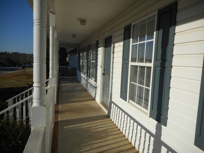 Building Photo - 3-Bedroom, 2-Bath Home in Taylor Oaks ***R...