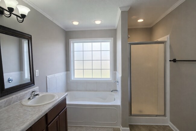 Building Photo - $1800 3 Bedrooms 2.5 Bath Brick Home with a bonus room!