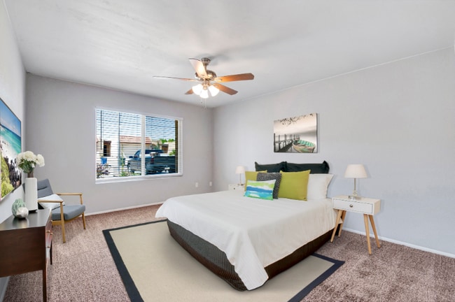 Building Photo - 2515 E Villa Maria Dr