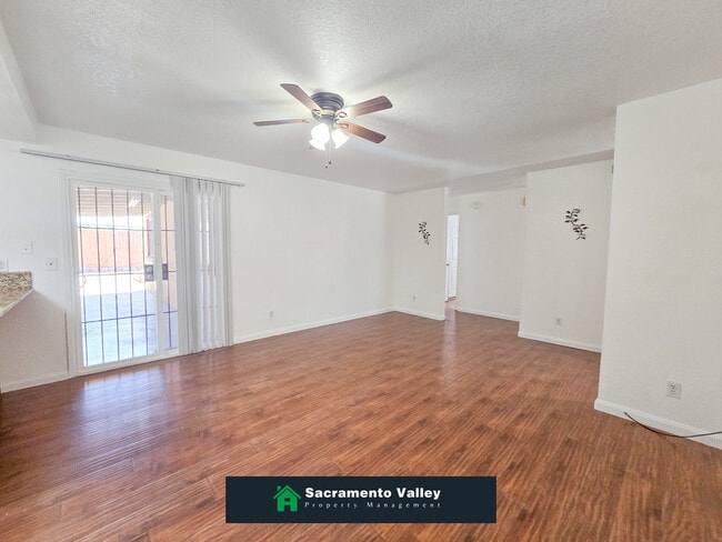 Building Photo - 8440 Sierra Sunset Dr