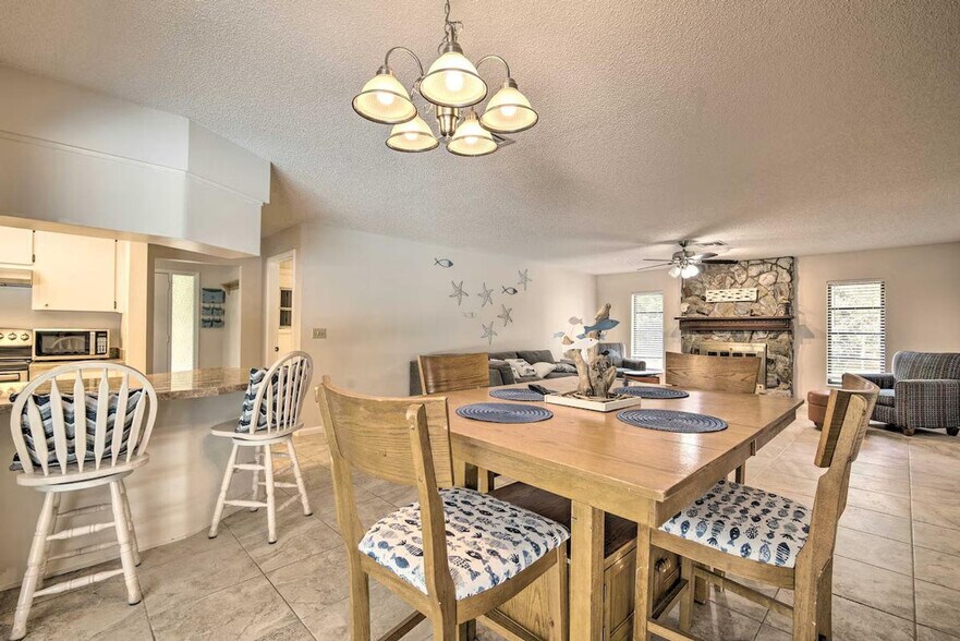 Building Photo - 6 Shumard Ct N