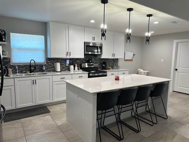 Building Photo - 406 Graneros Ave