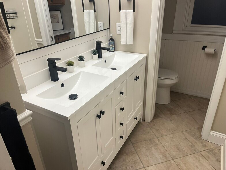 Remodeled bathroom - 349 Mohawk Ave