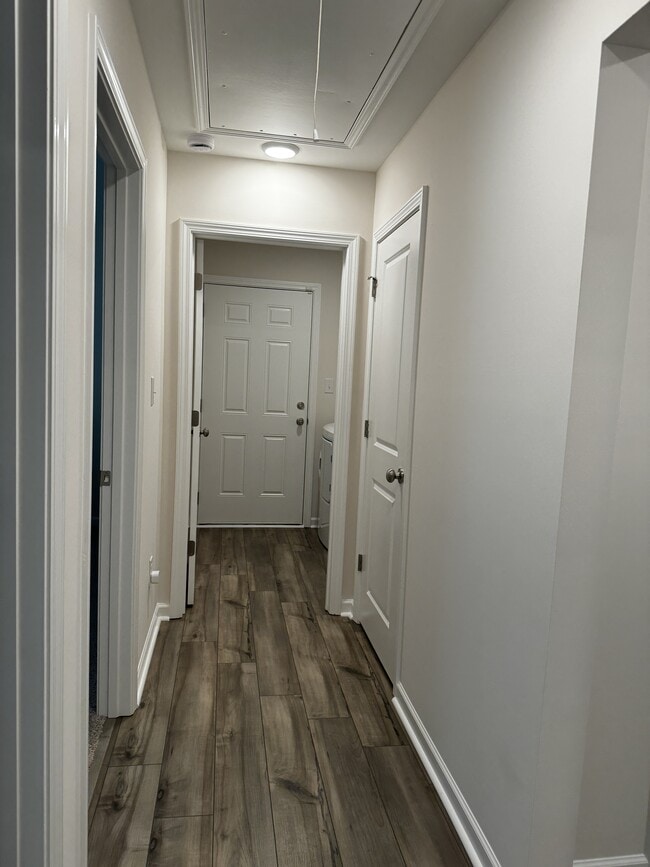 Building Photo - 230 Pedric Dr