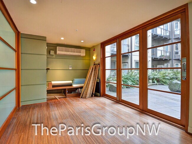 Building Photo - 1 MO FREE - Fab CapHill Condo * Ideal Location! Tons of Amenities! Fresh Paint & New Flooring! Ne...