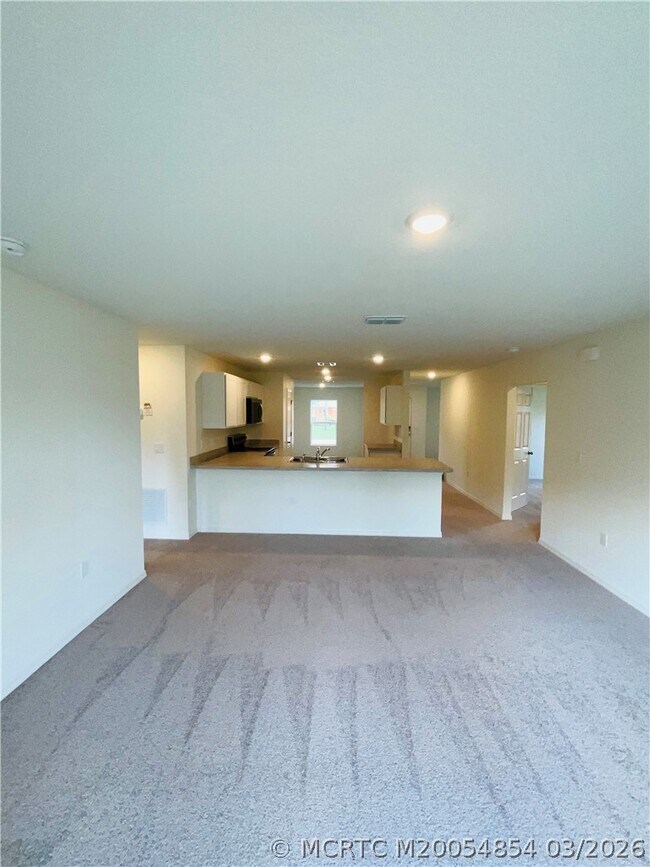 Building Photo - 1701 SE Manth Ln