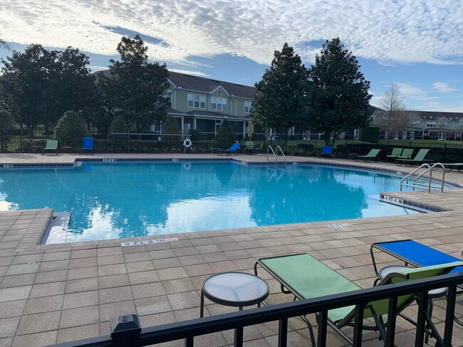 Building Photo - 6852 Woody Vine Dr