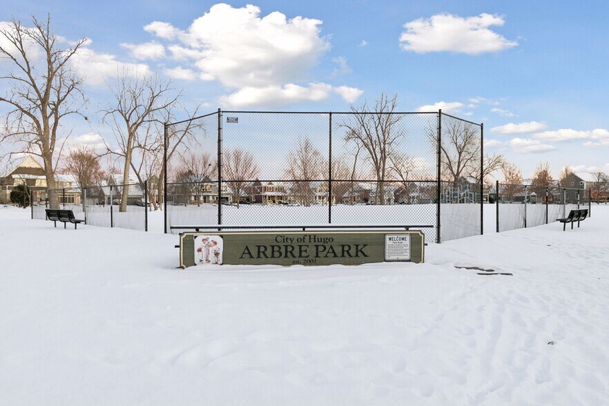 Building Photo - 14246 Garden Way N