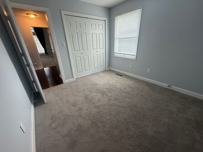 Building Photo - Unique 3BR/2.5BA Southwest Columbia Rental – Near Rock Bridge High!