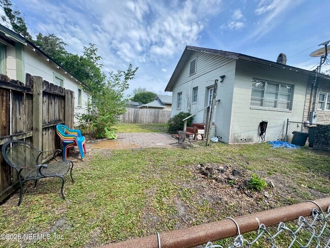 Building Photo - 1250 Dancy St