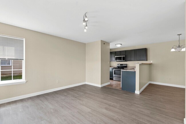 Building Photo - Spacious 2-Bed, 2-Bath Condo