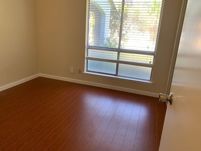 Building Photo - Adorable well maintained 3 bedroom 2 bath ...