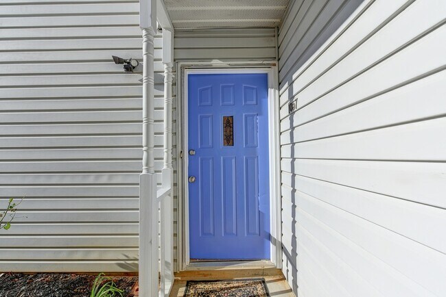 Building Photo - 1057 Mansfield Ct