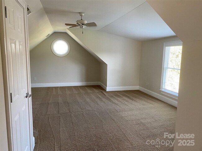 Building Photo - 144 Chandeleur Dr