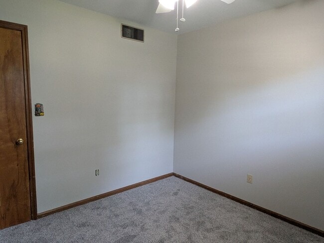 Building Photo - 2513 Lilac Dr