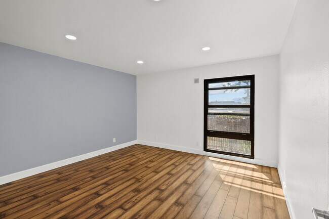 Building Photo - 7765 W 91st St