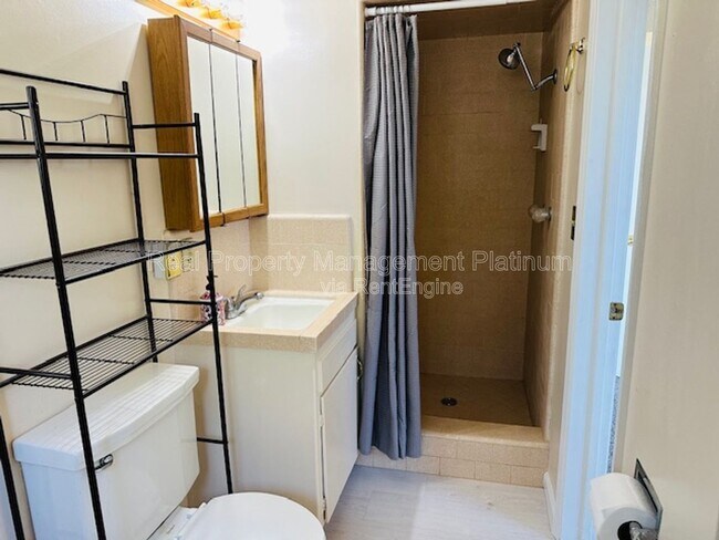 Building Photo - 3536 E Behymer Ave