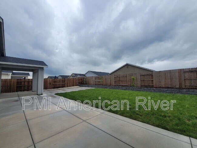 Building Photo - 5033 Rialto Dr